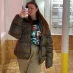 Elz The Witch Instagram - loved a mirror photo since 2011 🤳🏽➡️