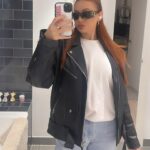 Elz The Witch Instagram - loved a mirror photo since 2011 🤳🏽➡️