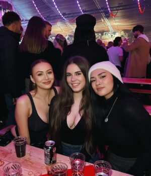 Elz The Witch Instagram - Winter Wonderland post christmas tradition 🎄❤️