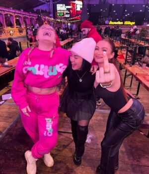 Elz The Witch Instagram - Winter Wonderland post christmas tradition 🎄❤️