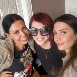 Emel Müftüoğlu Instagram - Canlarimla bulustuk sahane bi yemek ve muhabbet ilk safra kesesiz yemegim