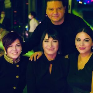 Emel Müftüoğlu Instagram - Iyiki dogduuuun iyikiiii dogduuuuuuun @zaramuzik @demetakbag @kubatkubat