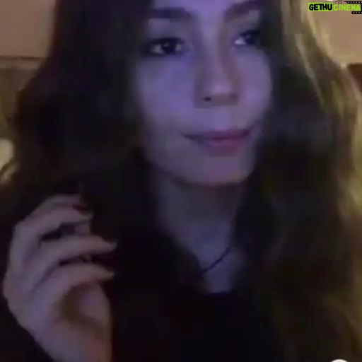 Emel Müftüoğlu Instagram - Herkese iyi pazarlar .....canim kizim yil 2014 isik hiziyla gecer zaman @cagrimuftuoglu @baykittyy
