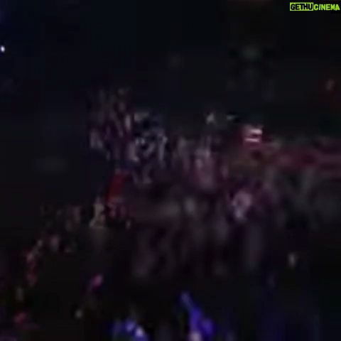 Emel Müftüoğlu Instagram - insanlar kavgadan sidetten rahatsiz olurlar muzikten ve eglenen insanlardan deil @canancelikci
