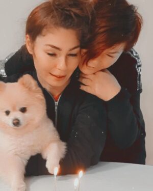 Emel Müftüoğlu Instagram - Annesinin birtanesi ne iyi yapmista benim kizim olmus iyiki dogmus sen cok yasa guzel yasa  senin kalbinin guzelligini anlayacak insanlarla karsilas hayat sana hep guzellikler sunsun butun dileklerin gercek olsun dunyalar guzeli  anniskom 😘😘😘😘❤❤❤❤❤ @cagrimuftuoglu @baykittyy