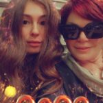 Emel Müftüoğlu Instagram - Saglikli huzurlu bereketli bir yil diliyoruz.....