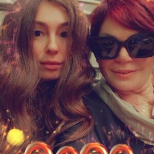 Emel Müftüoğlu Instagram - Saglikli huzurlu bereketli bir yil diliyoruz.....