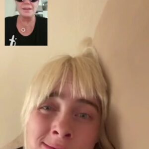Emel Müftüoğlu Instagram - Hergun bes saat telefonda konusyoz dost aci soyler ama dinleyen kim bak benim gibi olursun diyom dinlemiyo @billieeilish