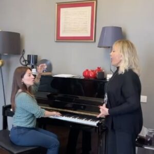 Emel Sayın Instagram - 🧿 sevgili @gnayacar ile Staccato egzersizi, diyafram kaslarımızı güçlendirmek için teknikler🥰🧿🙏🏻