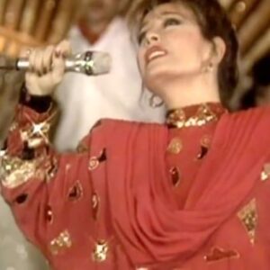 Emel Sayın Instagram - Yağmura ihtiyacımız olduğu bu günlerde bu şarkıyı paylaşmak içimden geldi. Hadi bana katılın, hep beraber söyleyelim Yağdır mevlam su 🙏🤲