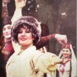 Emel Sayın Instagram - 🧿 Kazakistan’da aşka gelmiş dansçılara katılmışım anlaşılan.70’li yıllar #tbt