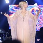 Emel Sayın Instagram – 🧿 Ankara @gunayrestaurant  da verdiğim konserde bizleri yalnız bırakmayan Siz sevgili gönül dostlarıma sonsuz teşekkür ederim.❤️ @oguzarinmis @taskinsabah  @nergisscetinkaya @kiriktarak_ali @didemtuzel  @eran_gul 📸 @boragokhan