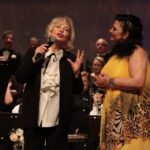 Emel Sayın Instagram – 🧿 Aylin Vatankoş Türk Müziği Korosu ve Jeoloji Mühendisleri Odası TSM Korosu,Şef Aylin Vatankoş’un yönettiği muhteşem bir konser verdi.13 Mayısta gerçekleştirilen bu konserde Emel Sayın şarkıları seslendirildi.Ben dinleyici olarak katıldım ama mavi boncuğu beraber söyledik.Ağladım,güldüm,eğlendim,gururlandım. Bu konserde emeği olan herkesi tebrik ediyor,sonsuz teşekkürlerimi ve sevgilerimi iletiyorum.💝🌹🧿