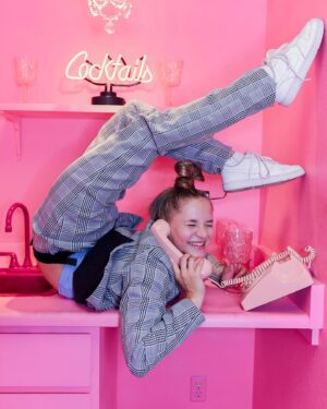 Emerald Gordon Wulf Instagram - New phone, who dis? 
@kalialexsis 
#contortion #contortionist #flexible #flexibility #gymnastics #girlpower #suit #ootd