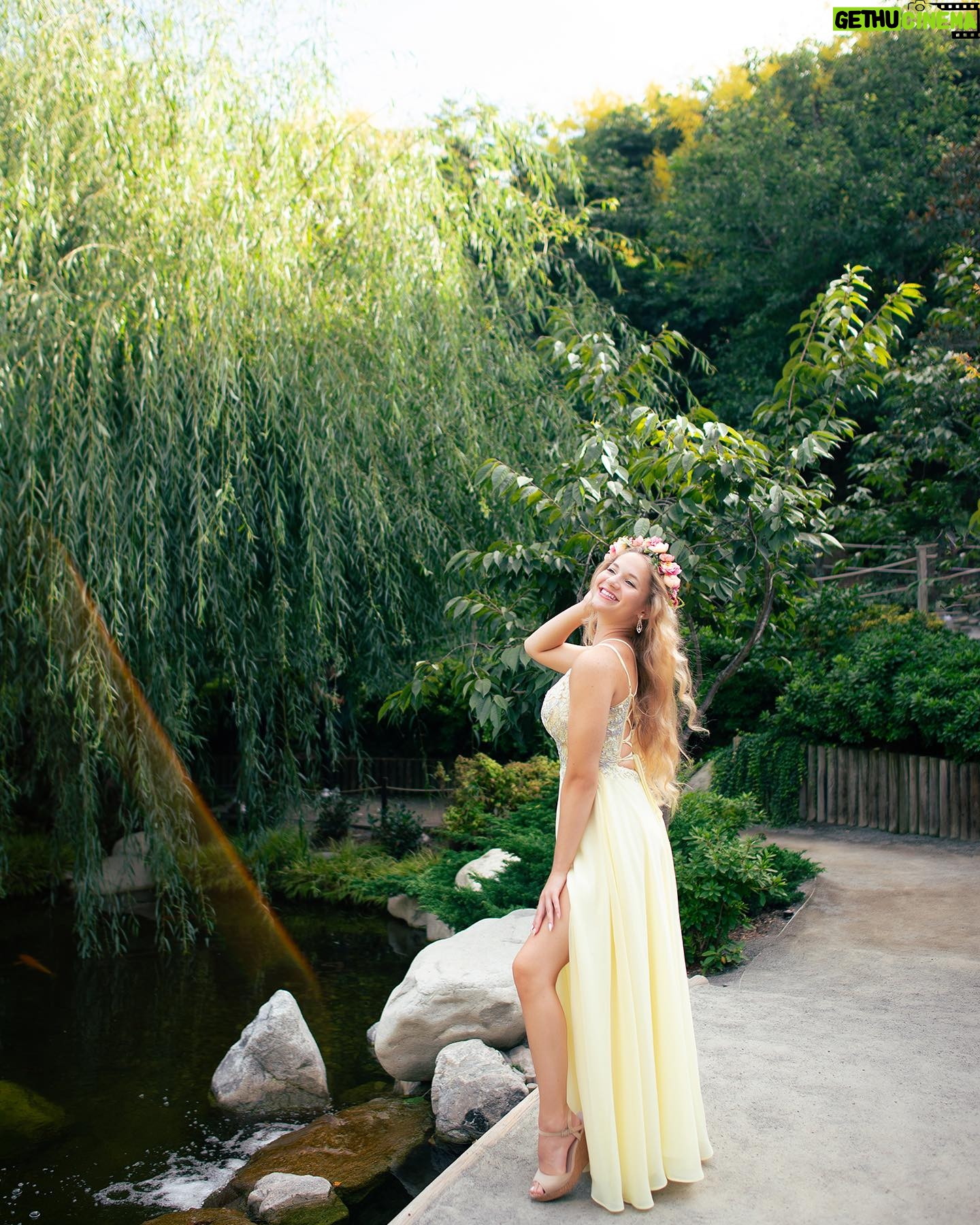 Emerald Gordon Wulf Instagram - Today is my 17th birthday! Check my tiktok to see behind the scenes from this fairy photoshoot with @kalialexsis #birthday #17 #teen #model #sandiego #seventeen #california #sandiegomodel #losangeles #botanicalgardens #teenager