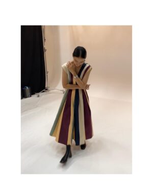 Emi Takei Instagram - 📸📸

お手にとってくださり
ありがとう☺️

どちらも可愛い衣装。
楽しいなー。