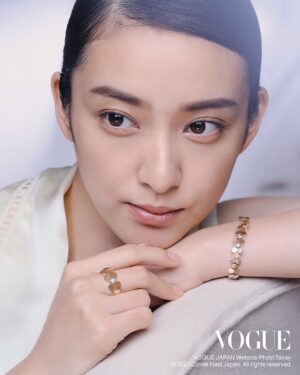 Emi Takei Instagram - 10代の頃に出会い、表現する事の意識を大きく変えてくれた一人のフォトグラファー @takayofficial さん。　久しぶりにご一緒しました。是非　@voguejapan チェックしてみてください 💎
