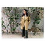 Emi Takei Instagram – 日がだんだん長くなって

はやめの夜ごはんが

心地良い･･･🌿

トレンチが着れる一瞬の時期☺️
あまりブランドにこだわりは無くて
好きなものを選ぶけど
今季はよく #KHAITE に目がいく。
袖を通すとディテールの良さと着心地の良さ🌿