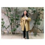 Emi Takei Instagram – 日がだんだん長くなって

はやめの夜ごはんが

心地良い･･･🌿

トレンチが着れる一瞬の時期☺️
あまりブランドにこだわりは無くて
好きなものを選ぶけど
今季はよく #KHAITE に目がいく。
袖を通すとディテールの良さと着心地の良さ🌿