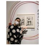 Emi Takei Instagram - るろうに剣心展にて☺︎ 大友監督と 観覧させていただきました 薫との２ショットです。 るろ剣熱あがりますね⤴︎⤴︎ 東京は３月７日まで やってるそうです、是非😉