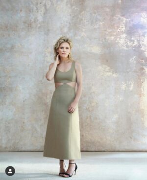 Emilia Fox Instagram - Thank you so much @youmagazine for such a fun photoshoot with an incredible team and for having me in your magazine this week. Huge thanks to 
Photographs @chrisfloyd 
Direction @esterpicturedirector 
Styling @sophieldearden 
Make up @lizbeckettmua 
Hair @bencooke_lockonego