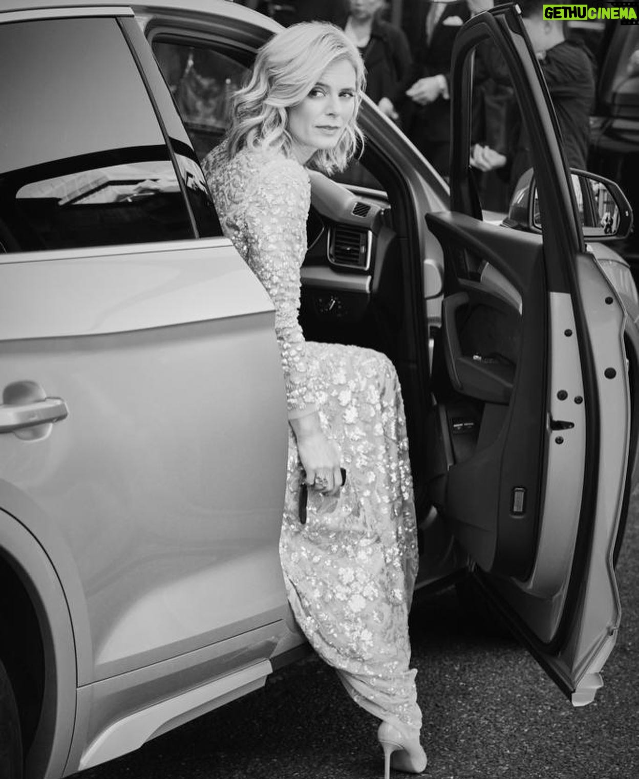Emilia Fox - 6.4K Likes - Thank you @intelligent_magazine for having me on the cover of your Winter issue for @audiuk . And many thanks to the fabulous team who worked on it and who are always such a joy to be with:
Photography by @davidvenni Make up by @lizbeckettmua Hair by @bencooke_lockonego Styling by @arabellaboycestylist
Location @bulgarihotels #blackandwhitephotography #lux #monochrome #audiambassador