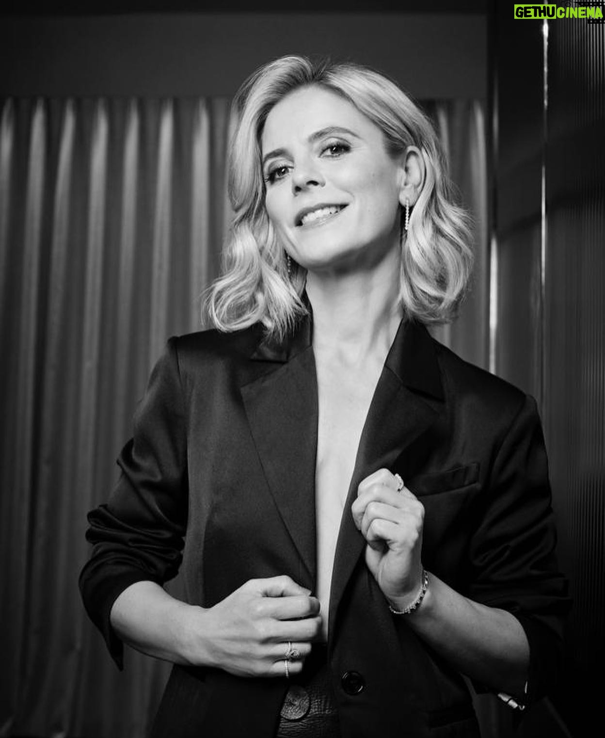 Emilia Fox - 6.4K Likes - Thank you @intelligent_magazine for having me on the cover of your Winter issue for @audiuk . And many thanks to the fabulous team who worked on it and who are always such a joy to be with:
Photography by @davidvenni Make up by @lizbeckettmua Hair by @bencooke_lockonego Styling by @arabellaboycestylist
Location @bulgarihotels #blackandwhitephotography #lux #monochrome #audiambassador