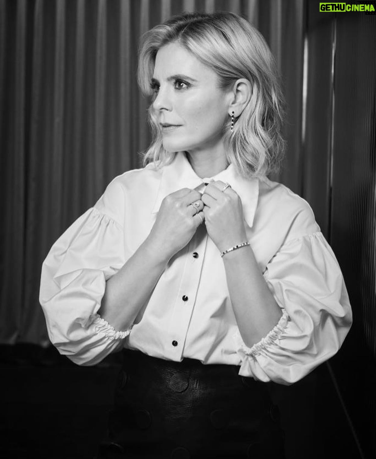 Emilia Fox - 6.4K Likes - Thank you @intelligent_magazine for having me on the cover of your Winter issue for @audiuk . And many thanks to the fabulous team who worked on it and who are always such a joy to be with:
Photography by @davidvenni Make up by @lizbeckettmua Hair by @bencooke_lockonego Styling by @arabellaboycestylist
Location @bulgarihotels #blackandwhitephotography #lux #monochrome #audiambassador