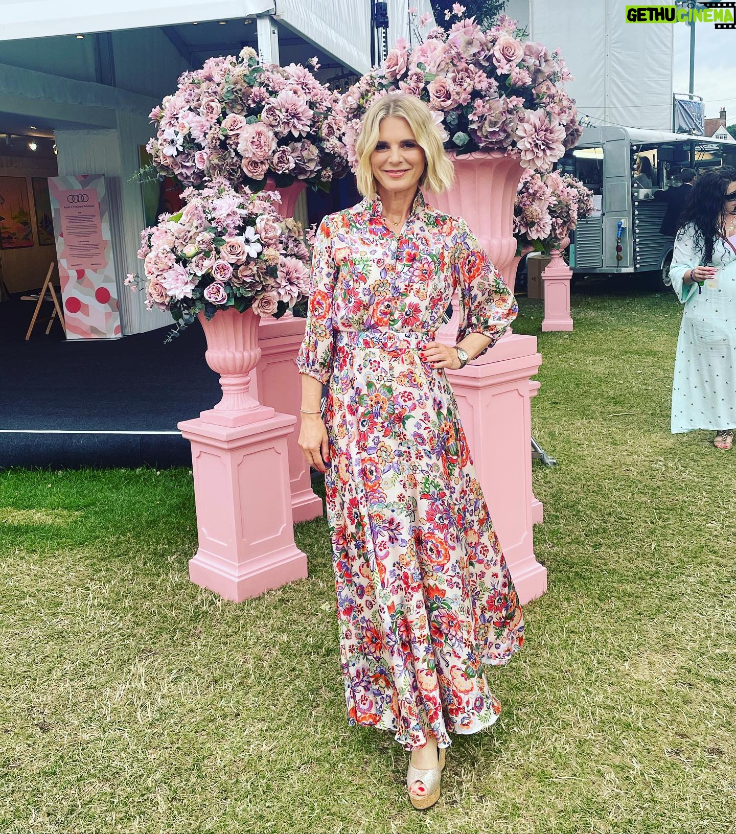 Emilia Fox - 7.7K Likes - Wowdi! What a night with Audi!
Thank you to @audiukpress for such a great night out at #audixhenley
The best dancing and atmosphere with @Ministryofsound
Fantastic fireworks
The most delicious Italian supper made by @Theo.Randall Brilliant comedy by @rorybremner1
And ending the night with beautiful music from @Jacksavoretti
#SaturdayNightFever 💃🏻🕺🏻
👗 @clairemischevani
💄 @clareturnermua
🚘 @AudiUk