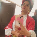 Emilia Ceballos Instagram - #tbt 🔜 a propósito del majestuoso documental sobre #fridakhalo presentado en @primevideo Llevo este proyecto en el ❤️ Entre casting y pruebas y ensayos cumplí el sueño de interpretarla… Coraje !!! ese fue su camino ! @quintocolorprodu gracias por esta valiosa oportunidad ! #mujeresrealesnoperfectas💄 #actress #corajedemujer #coloresdelotoño #vivalavida