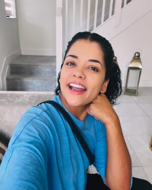 Emilia Ceballos Instagram - Aprobado las sonrisas , la buena onda 😎! Y amar con pasión lo que haces !

Feliz martes mi gente linda ! Cómo van?