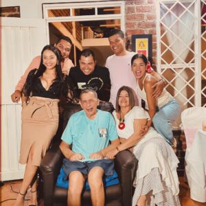 Emilia Ceballos Instagram - Siempre serás muestro eterno amor !

Hoy te extraño mucho !
Hoy me abrazas también !
Hoy me llegan todas las imágenes !
Hoy viajas en universos de colores 
Te amo pa!
Te amamos !❤️❤️❤️