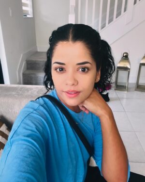 Emilia Ceballos Instagram - Aprobado las sonrisas , la buena onda 😎! Y amar con pasión lo que haces !

Feliz martes mi gente linda ! Cómo van?
