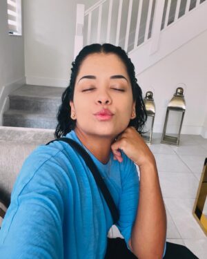 Emilia Ceballos Instagram - Aprobado las sonrisas , la buena onda 😎! Y amar con pasión lo que haces !

Feliz martes mi gente linda ! Cómo van?