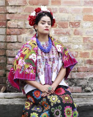 Emilia Ceballos Instagram - La soñé !
Fue una experiencia hermosa esta interpretación 

@quintocolorprodu 
@mclmanager 

By @jorgemiliofotografo 

#emmareyes
#frida #fridakahlo #actress 
@fridakahlo
#2024