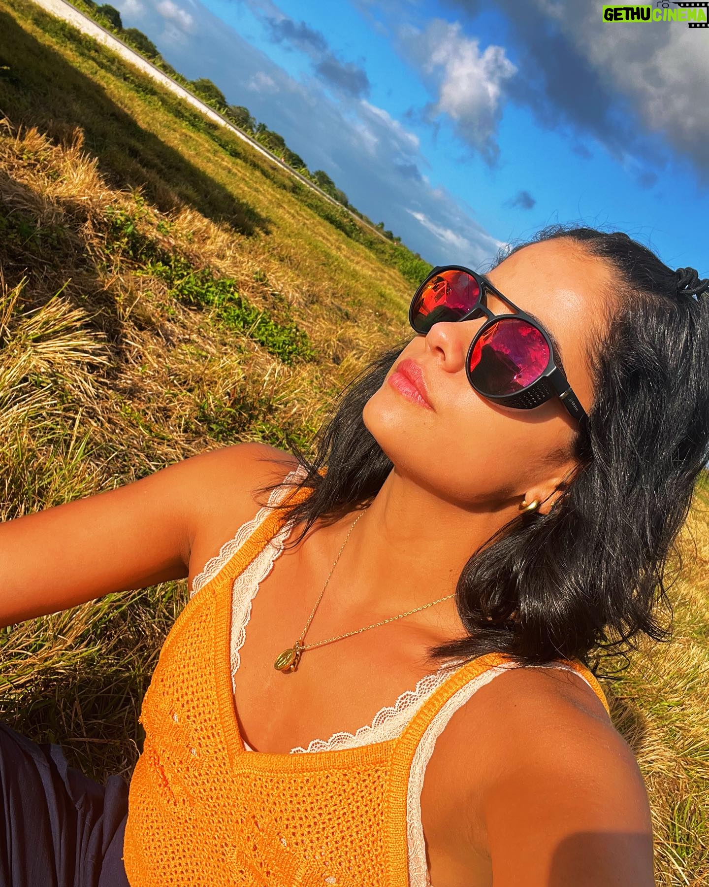 Emilia Ceballos Instagram - #selfie ! Que atardecer 🌆 mas bello !