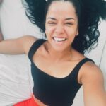 Emilia Ceballos Instagram - Pelando muela ! No dolió no dolió no dolió ! Jajajajaj Feliz domingo mi gente ! Vamos que vamos 👏