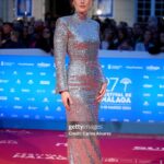 Emilia Lazo Instagram - Qué noche tan especial, gracias @festivalmalaga por invitarme a vivir esta fantasía de la mano de @mansconceptmenswear 🤍 Y a todas las personas que hacen posible este look mágico. @joyassardinero @sevillano_anita_ @ehmoda @fabracomunicacion @me_love_me_unasymas @aleighthouse @guess