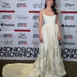 Emilia Lazo Instagram - Ha sido increíble poder estar en la inauguración del @festivalmalaga, gracias por invitarme a vivir esta fantasía con este sueño de vestido de @paulamatthei 🤍 Y a todas las personas que hacen posible este look maravilla.✨ @joyassardinero @hanleyglasses @ehmoda @guess @fabracomunicacion @manuelcantoncorral @rocioterral @me_love_me_unasymas @aleighthouse @sarabiramos