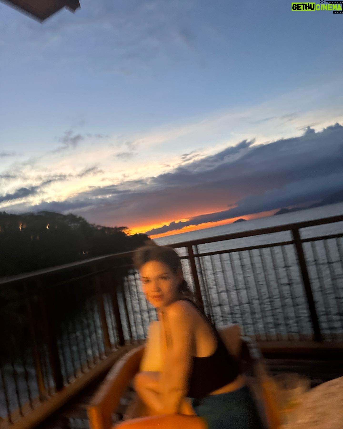 Emilia Schüle Instagram - high tide 20.13 low tide 13.58 sunrise 06.07 sunset 18.38