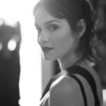 Emilia Schüle Instagram - anzeige / That was special, NY ❤️‍🔥 Excited to partner up with @montblanc ! Looking forward to everything’s that’s coming 🖊️ #MontblancLibrarySprit #InspireWriting