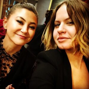 Emily Althaus Instagram - My couch buddy and most talented friend @ohlittleasianone is a part of the OSCAR AWARD WINNING movie @spiderversemovie ⚡️ She invited this old bag of bones out of the house this weekend AND I SAID YES. This is photo evidence. I highly recommend having talented friends. #oscars #spiderman #oitnb #reunion #pennyparker #couchbuddy ❤️⚡️ HMU BY: @hairbybradleyleake @jaredlips