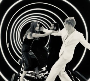 Emily Beecham Instagram - Love you cast & brilliant crew about 400 people from all over world worked suuuper hard to make the show 🖤I think everyone’s partners have finally forgiven them😂🤞🏼

Well that was bloody great
@baranboodar @jantjefriese you clever crazy geniuses 😈

@rosefordestudio badassest stylist extrodinario coordinating the logistical madness of transporting endless items between various countries. So blooming grateful.🙏🏻
Brilliant @stefanie.mellin.official I LOVED working with you 🖤Let’s do this again!
And @nicownr and rest of Netflix press team, love you thanks for making sure I was ok and looking after me so well again. And for helping solve the urgent mystery of the disappearing gloves amidst the 
chaos. Plate spinning virtuosos. 👌🏼🌊🧤

@aneurin.b @lucaslynggaardtonnesen @christinawagner_hairandmakeup @elicebeth_hairandmakeup_artist @clararosager @jonasbloquet @miguel_bernardeau @ollivier_mathilde @rosaliemaecraig @thegabbywong @andreaspietschmann @tino_mewes @mryanngael @izabearlur @isaakdentler @mariaerwolter @alexandre_willaume @josepimentao #clararosager #mariawolters #aneurinbanard #jonasbloquet #mathildeollivier #rosaliecraig #gabbywong #baranboodar #jantjefriese #andreaspietschmann #tinomewes #isabellawei #alexandrewilliaume #josepimentao #1899premiere #1899netflix🔥🔥🚨