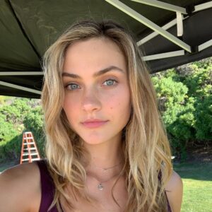 Emily Hall Instagram - hello 👋
