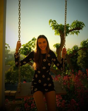 Emily Hall Instagram - 🌼 whoopsie daisy 🌼