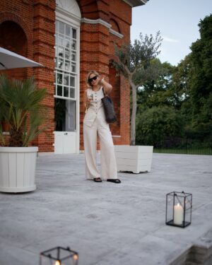 Emily Tierney Instagram - Summer at the palace ✨ Shoulda worn my Bridgerton dress but I just love a linen co-ord. Linked it on stories. Happy Friday!