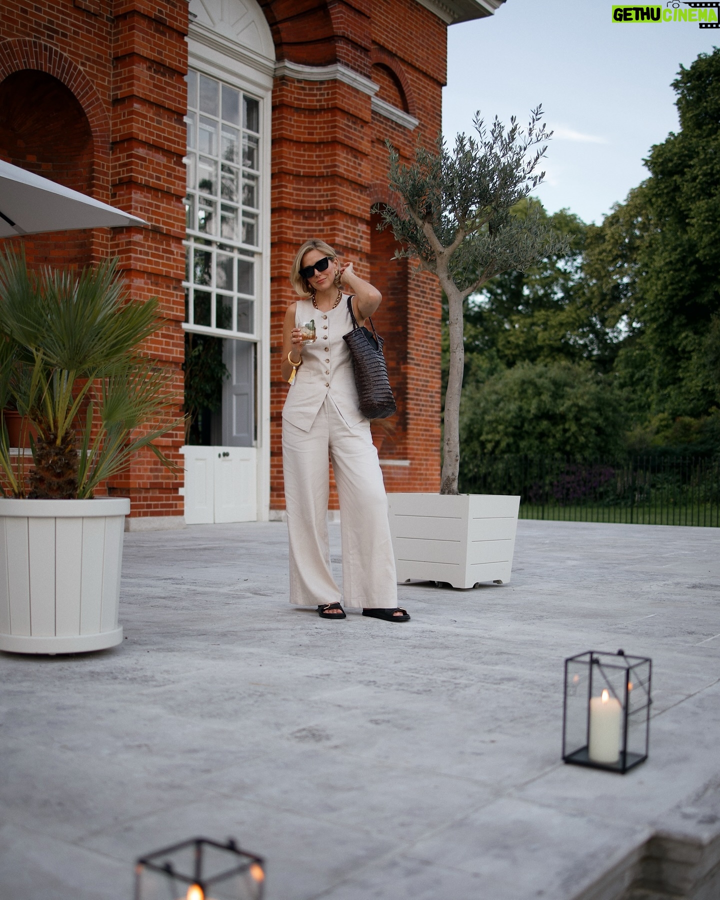 Emily Tierney - 3 Likes - Summer at the palace ✨ Shoulda worn my Bridgerton dress but I just love a linen co-ord. Linked it on stories. Happy Friday!