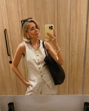 Emily Tierney Instagram - Summer at the palace ✨ Shoulda worn my Bridgerton dress but I just love a linen co-ord. Linked it on stories. Happy Friday!