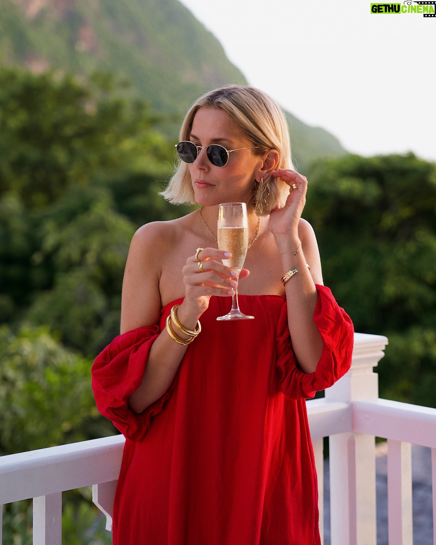 Emily Tierney - 3 Likes - It’s giving ‘honeymoon’… Where did you go for yours? If you’re planning one I think @sugarbeachviceroy might just be the most romantic place on earth 💫❤️ Linen dress of dreams linked in stories
📍 @sugarbeachviceroy a d / p r invite
📷 @samjedwards