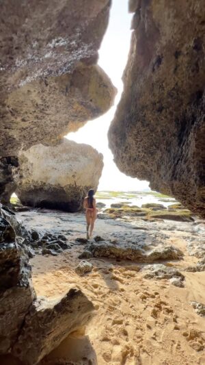 Emily Alexandra Guglielmo Instagram - 📍Part 2 ~ Indonesian goddess 

The people here are welcoming ! I feel at home here like I’ve never felt 

✈️ Any suggestions where I should go to next 

🧜🏻‍♀️ If you can’t find yourself , try going somewhere where no one knows you ~ you’ll find yourself 

#whenindoubt #traveltheworld🌍 #baligoddess #indonesiangirls #diveartsacademy #emilyalexandracosmetics